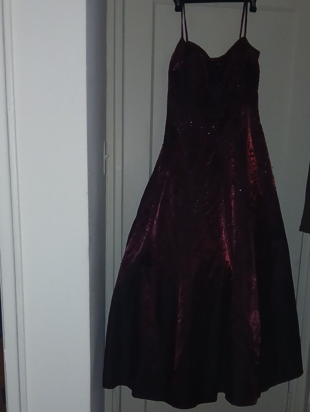 Cache Deep Burgundy  Spaghetti-Strap Prom Gown